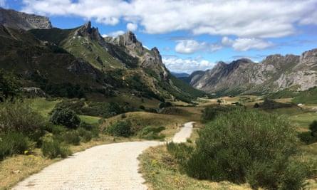 Walking in Spirit - mindful photography retreat, Spain