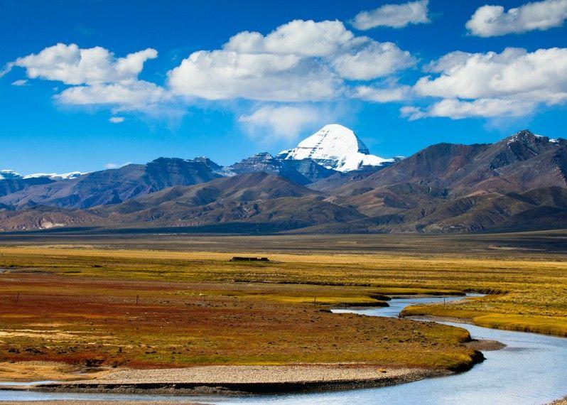 Settembre è il mese perfetto per intraprendendo il kora (circuito rituale) del Monte Kailash, ‘l’ombelico del mondo’ prima che arrivi la neve. Tibet. 