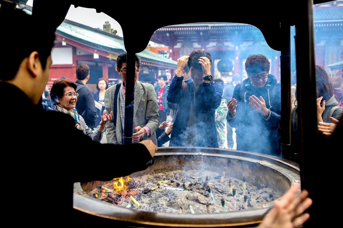 braciere incenso asakusa tempio sensoji