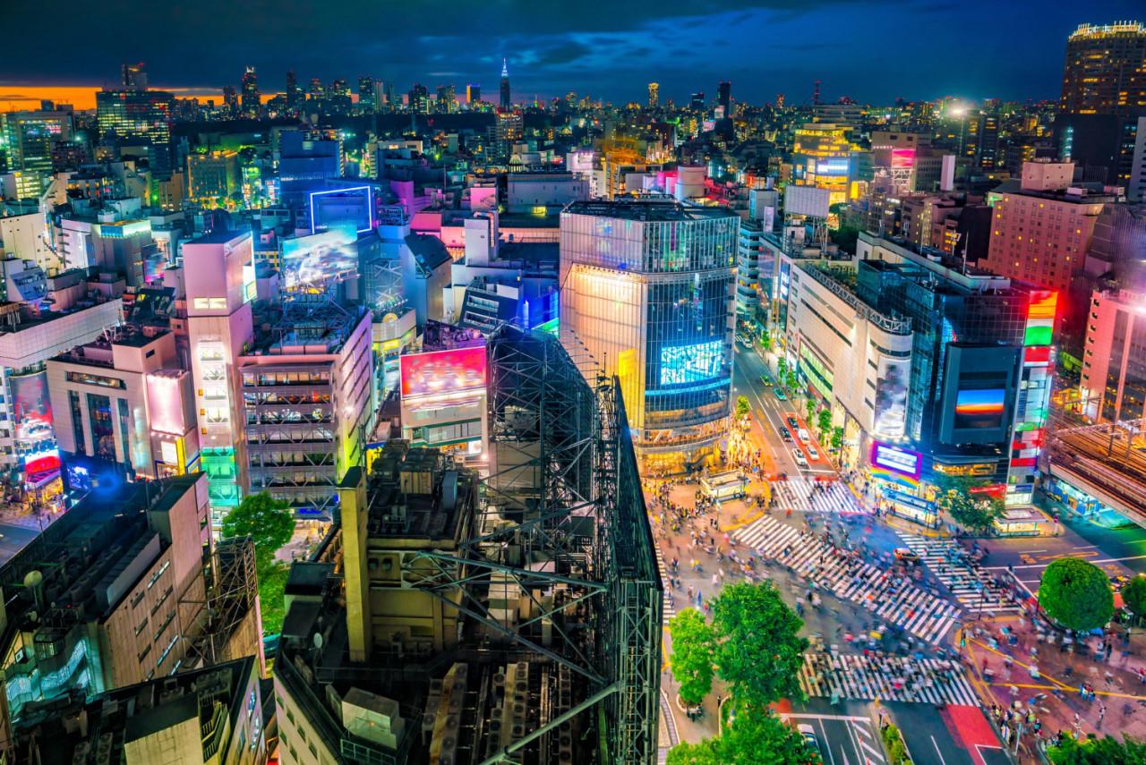 shibuya crossing from top view twilight tokyo japan