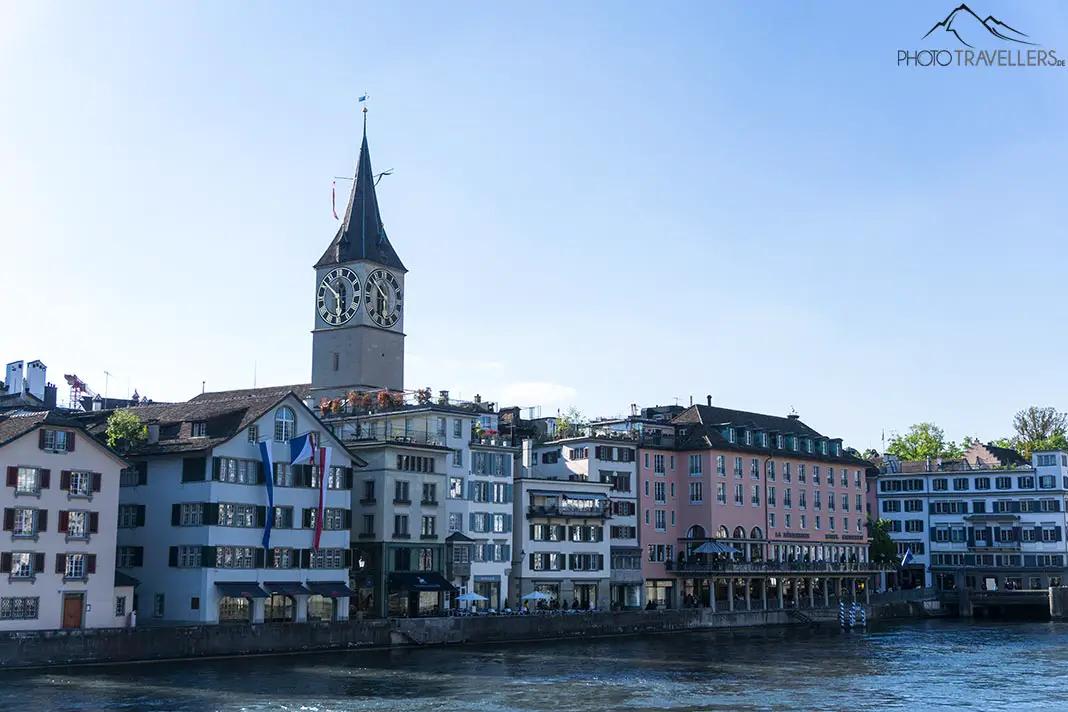 Blick auf den Turm des St. Peter in Zürich