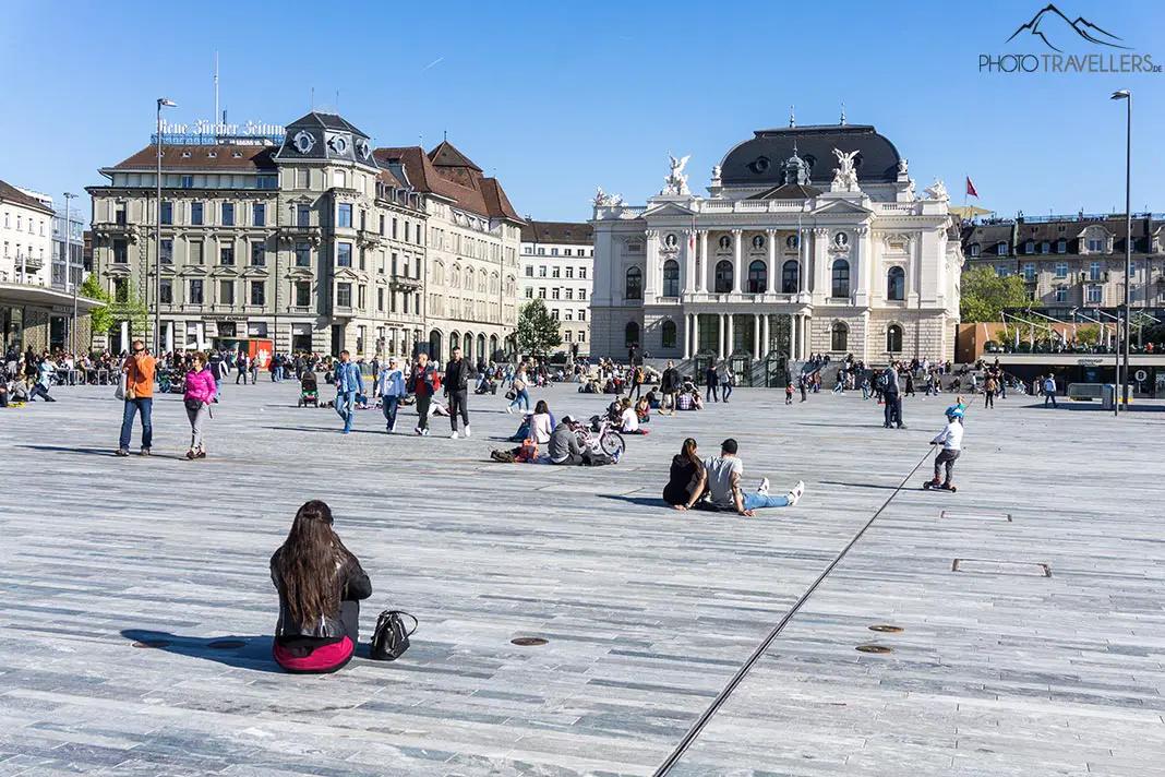Das Züricher Opernhaus sieht beeindruckend aus