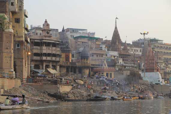 rio ganges en varanasi en india