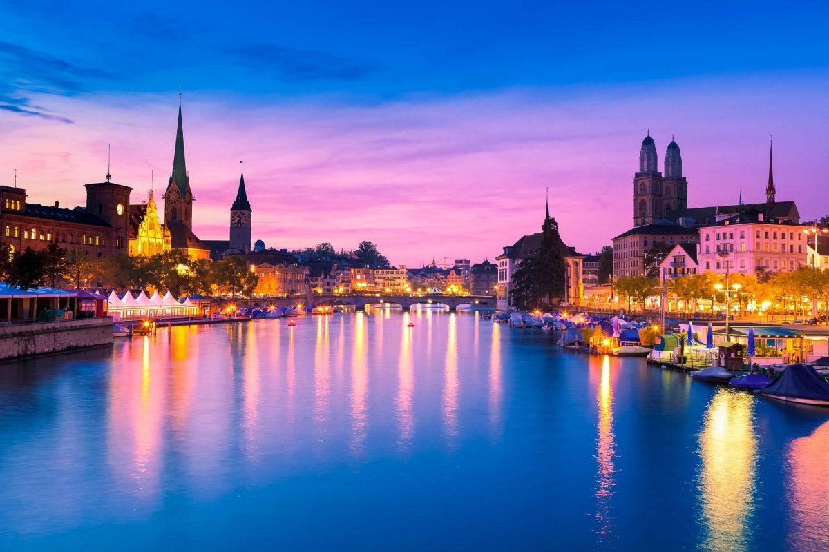 Evening view of the skyline of Zurich's old town, Switzerland - © EUROPHOTOS / Shutterstock