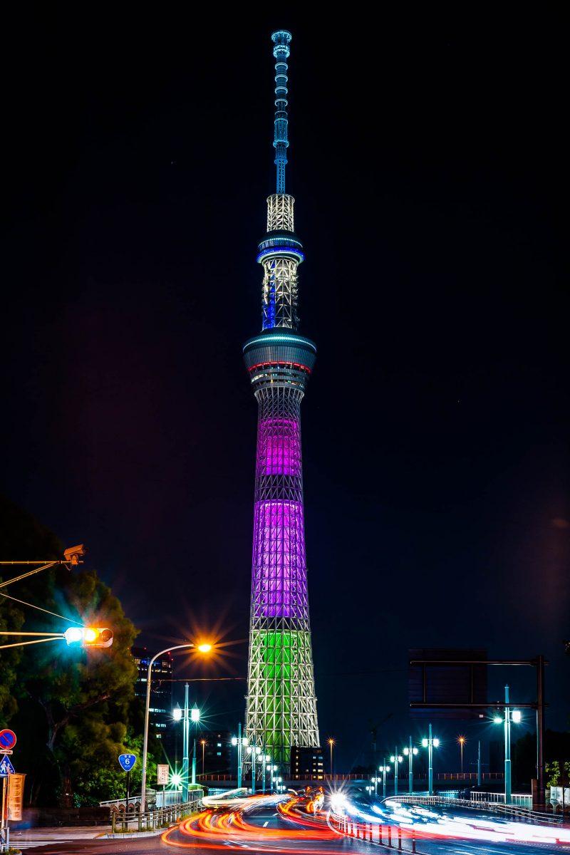 At night, the Skytree in Tokyo, which opened in 2012, is illuminated by thousands of LEDs with changing colours, Japan - © skyearth / Shutterstock